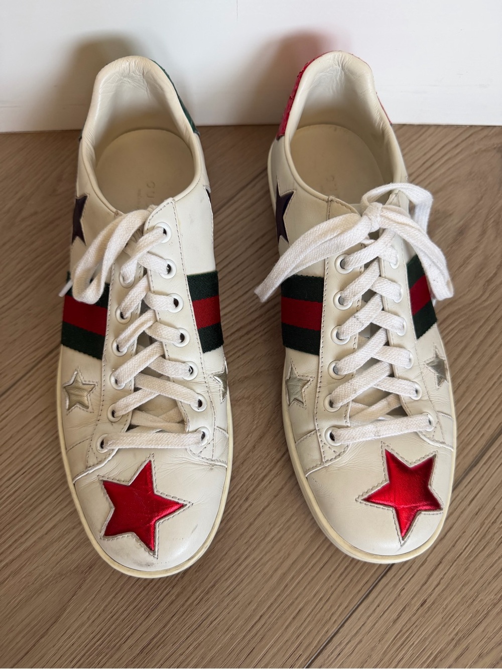 Gucci White Leather Sneakers with Red Star & Green/Red Web Stripe
